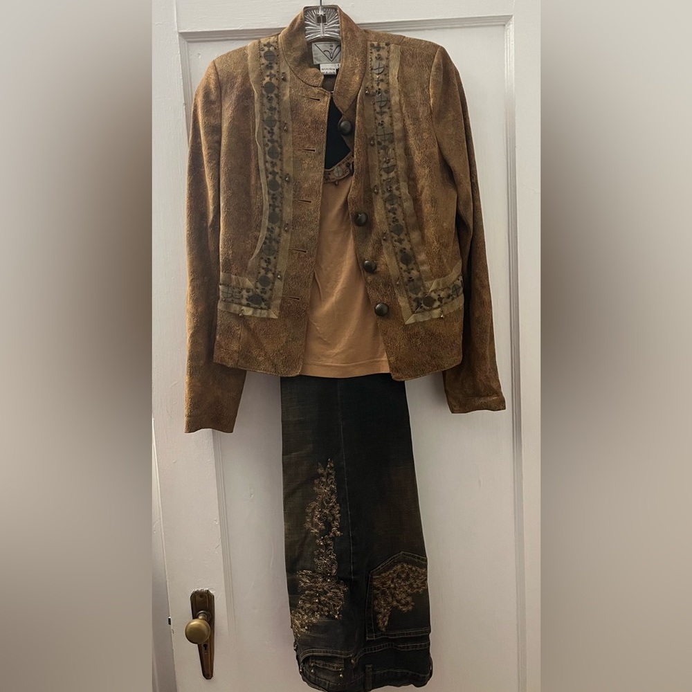 EUVC anè 3 Piece Set (S-4) Includes Matching Blazer, Jeans and Tank.